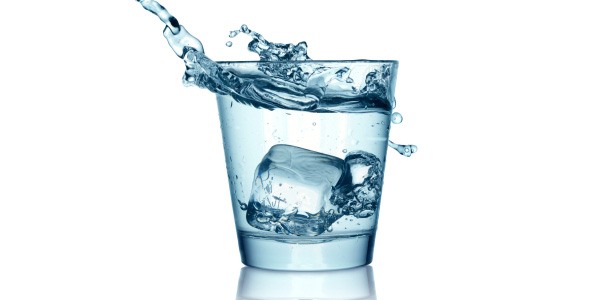 arlington water does contain fluoride.